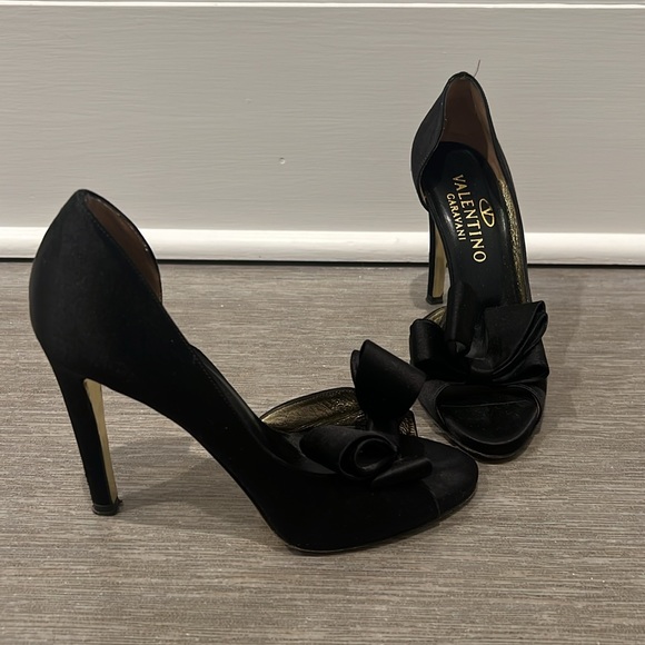 Valentino black satin peeptoe stiletto heels - Picture 4 of 8